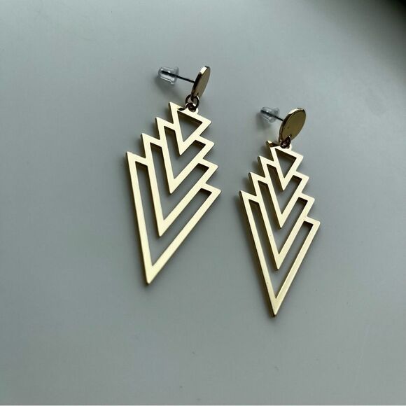 Hollow Out Geometric Drop Earrings - Picture 7 of 9